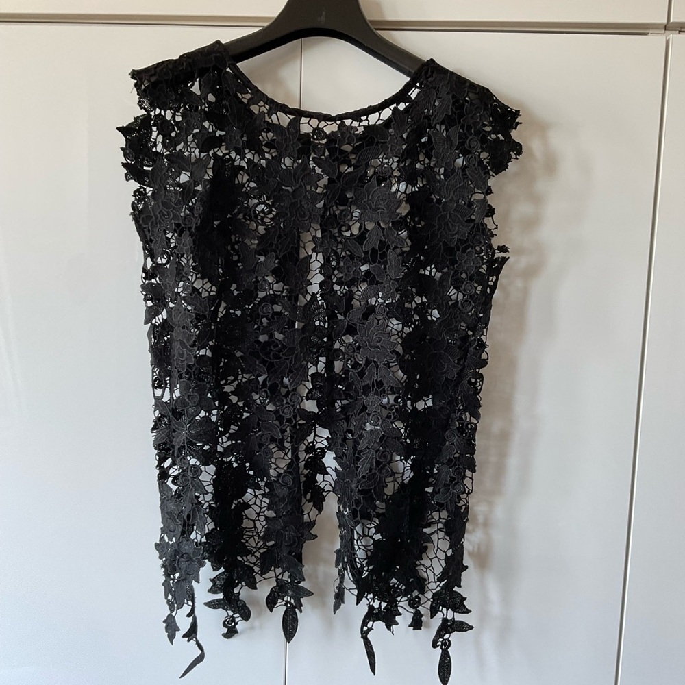 Crochet lace sleeveless Top